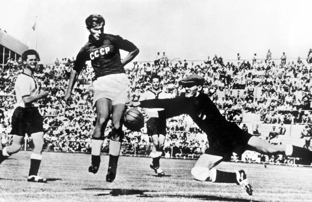 七人制足球戰(zhàn)術(shù)解析：攻防轉(zhuǎn)換與團(tuán)隊(duì)配合