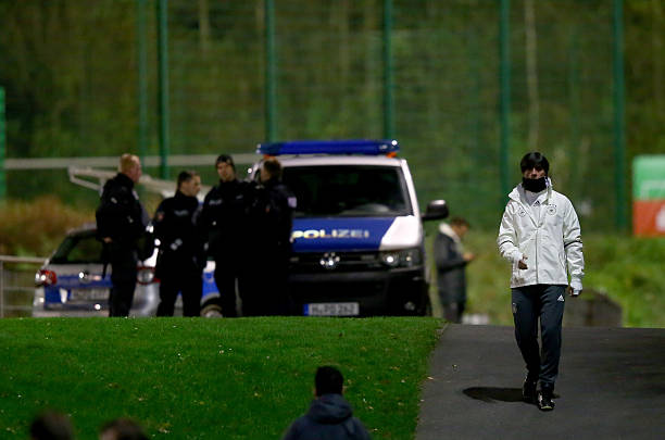 馬拉多納傳奇：他穿過(guò)的那些經(jīng)典號(hào)碼球衣