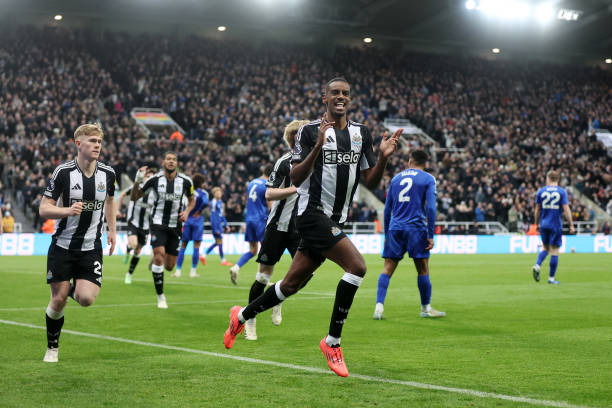 姆巴佩歐冠關(guān)鍵助攻，巴黎逆轉(zhuǎn)晉級(jí)半決賽