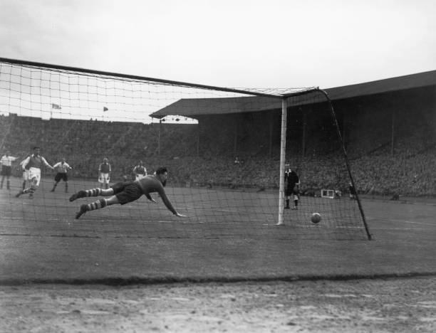 為什么角球越位判罰容易出錯？深度解析