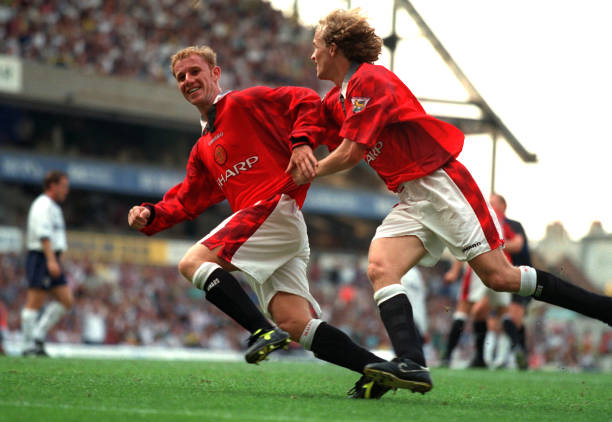 C羅與梅西的金球獎(jiǎng)之爭(zhēng)：歷年投票數(shù)據(jù)對(duì)比