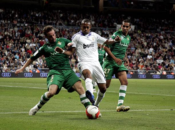 足球戰(zhàn)術(shù)必備：間接任意球最佳位置與執(zhí)行技巧圖解