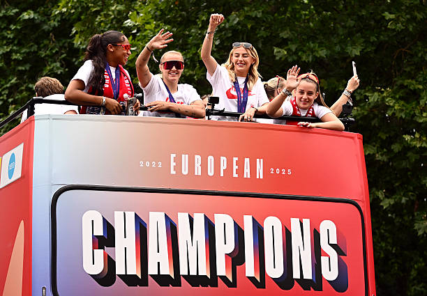 20年歐冠1/8決賽：曼城主場再勝皇馬，總比分4-2強(qiáng)勢(shì)晉級(jí)