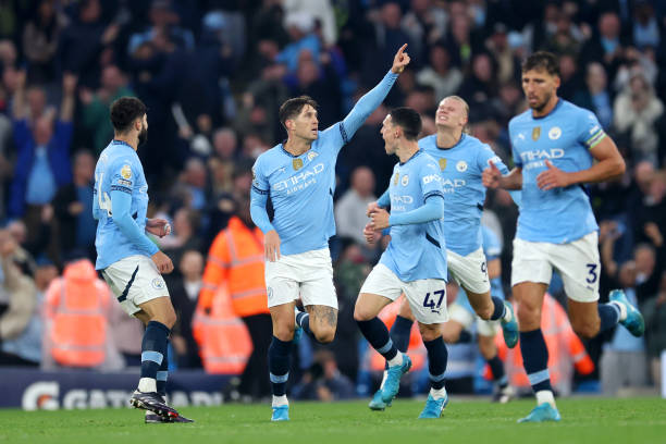 解密足球弧線：如何區(qū)分落葉球與電梯球