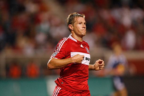 標(biāo)準(zhǔn)足球場造價(jià)大公開：不同檔次費(fèi)用對(duì)比