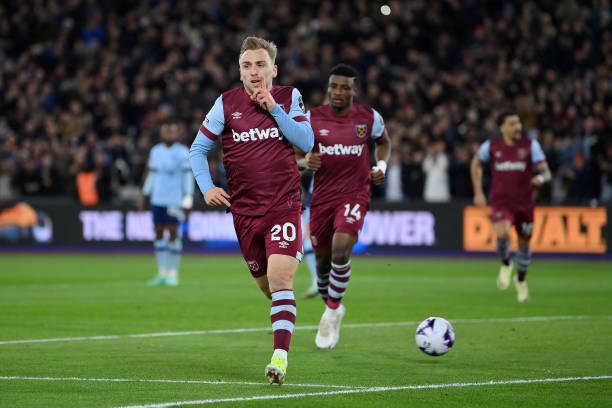 足球決勝規(guī)則的變遷：從金球制到銀球制再到現(xiàn)行規(guī)則