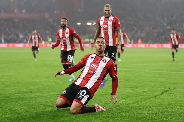 企鵝體育足球直播會(huì)員權(quán)益解析：付費(fèi)與免費(fèi)內(nèi)容對(duì)比