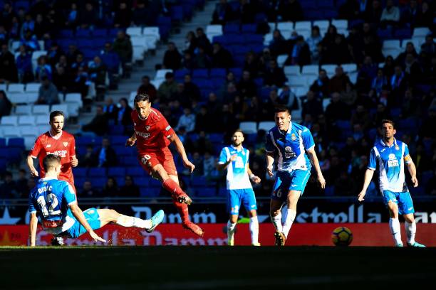 是邊線(xiàn)球還是角球？實(shí)戰(zhàn)中容易引發(fā)爭(zhēng)議的底線(xiàn)判罰案例