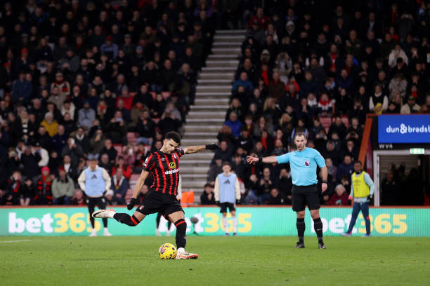 足球迷必看：普斯卡什的名字到底怎么念？