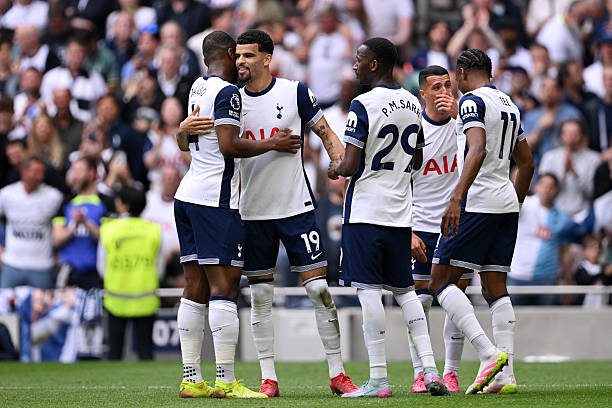 伊斯坦布爾之夜屬于藍色！曼城首捧大耳朵杯