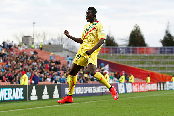 揭秘全攻全守戰(zhàn)術：免費完整版足球紀錄片在線觀看