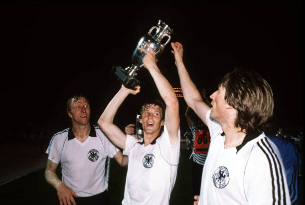 法乙積分榜前兩名如何直接晉級(jí)法甲？