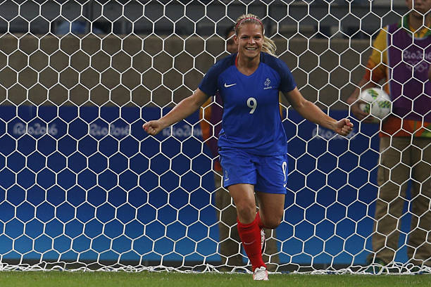 足球史上最偉大的對決：馬拉多納vsC羅，你選誰？