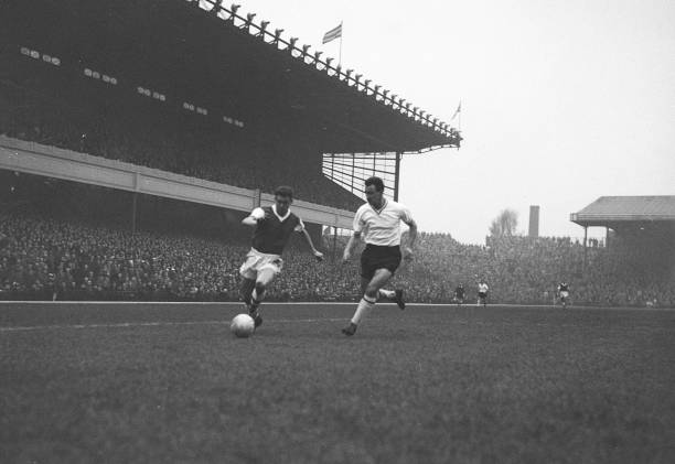 范巴斯滕的技術(shù)分析：他是如何成為傳奇前鋒的？