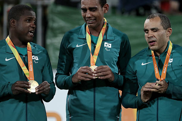 歐冠淘汰賽對(duì)陣解析：拜仁、阿森納誰能笑到最后？