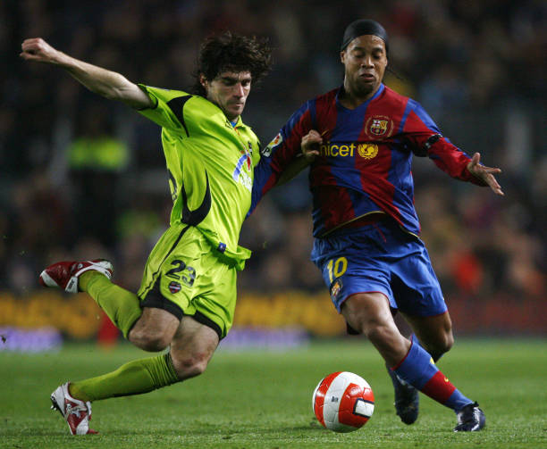 德甲第八輪：拜仁大勝繼續(xù)領跑積分榜