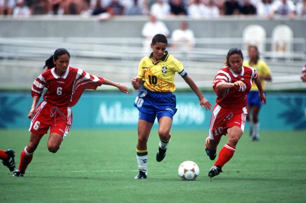 上帝之手與世紀(jì)進(jìn)球：馬拉多納60歲生日回顧