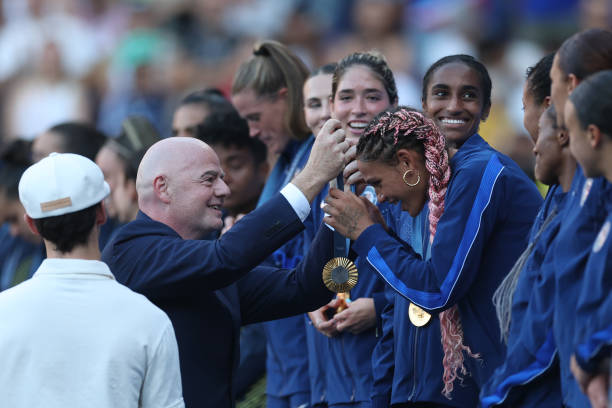 巴西隊(duì)目前在世界足球排名中位列第幾？