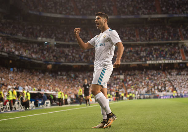 淚目！C羅進球后球迷高舉7號球衣致敬偶像