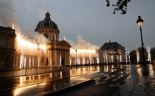 巴黎奧運會網(wǎng)球賽場：科貝爾與鄭欽文的戰(zhàn)術(shù)對決與勝負預(yù)測
