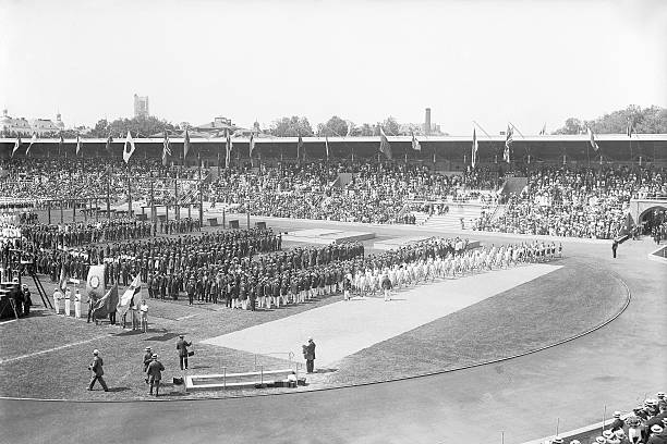 奧運賽場捷報頻傳：鄭欽文網(wǎng)球女單第二輪輕松奪冠