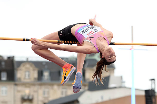 wr田徑深度分析：中長(zhǎng)跑運(yùn)動(dòng)員的訓(xùn)練與戰(zhàn)術(shù)