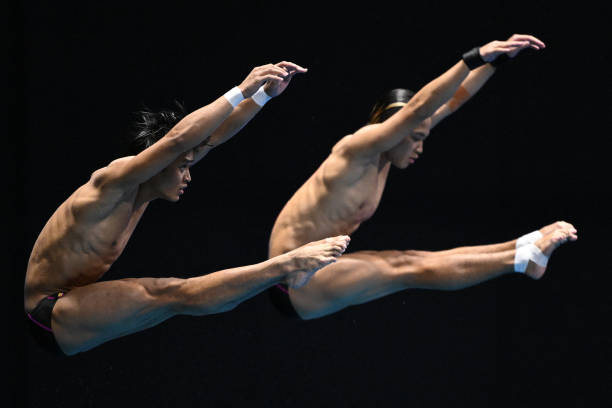 吳敏霞騰訊微博更新動態(tài)，分享新書推薦與閱讀心得。