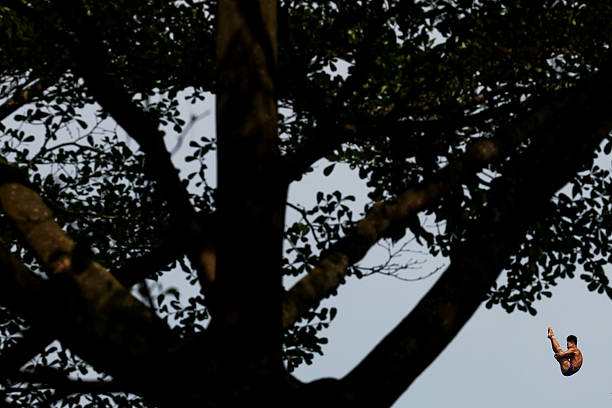 慢動(dòng)作解析立定跳遠(yuǎn)：從準(zhǔn)備到落地的完整流程