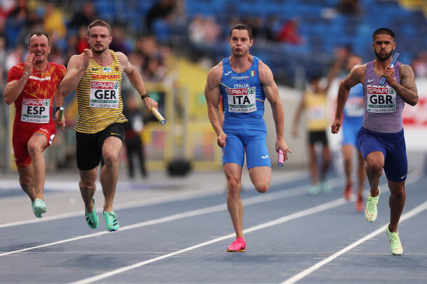 全紅嬋背后的男人：教練何威儀的成長與執(zhí)教之路