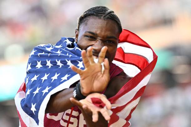 奧運冠軍教你完美魚躍式跳水技巧