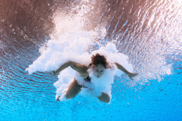 跳水傳奇伏明霞的退役年齡是多少？