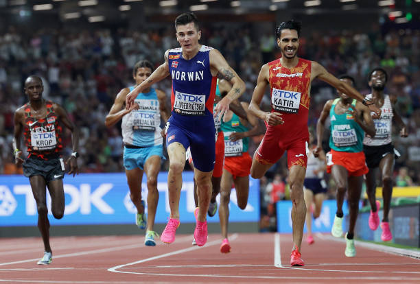 男子跳高世界紀錄是多少？張國偉的個人最佳成績對比