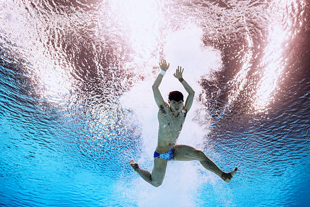 郭晶晶霍啟剛甜蜜現(xiàn)身首飾店，恩愛(ài)夫妻選購(gòu)珠寶引關(guān)注