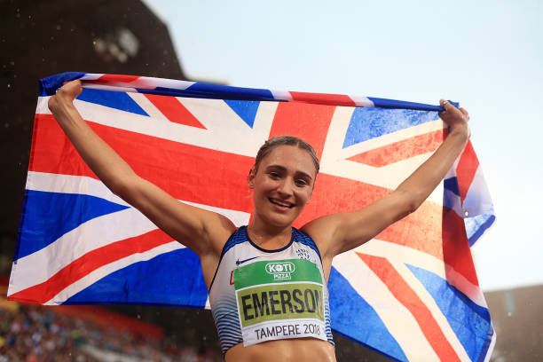 助跑跳遠(yuǎn)教學(xué)：從基礎(chǔ)動(dòng)作到高級技巧