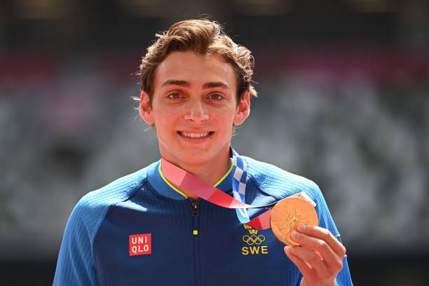 伏明霞與梁錦松近況：夫妻二人共同經營家庭，生活平靜