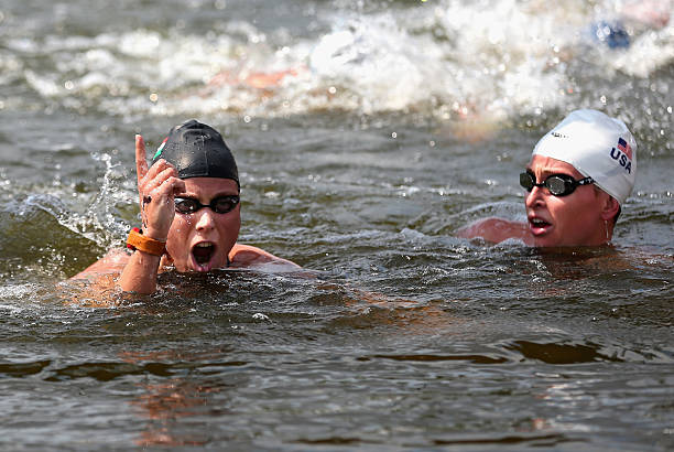 游泳翻轉掉頭技巧詳解：輕松掌握轉身要領