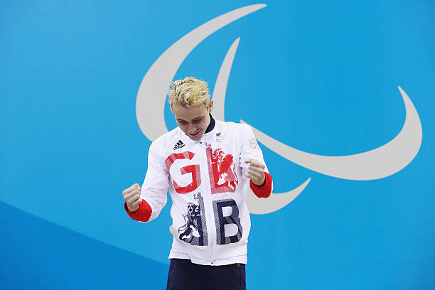 游泳轉(zhuǎn)身全攻略：從入門(mén)到精通的掉頭技巧