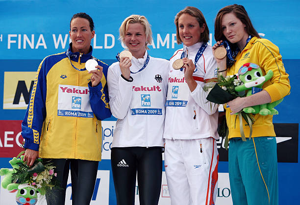 女性腰間盤(pán)突出患者游泳注意事項(xiàng)全解析