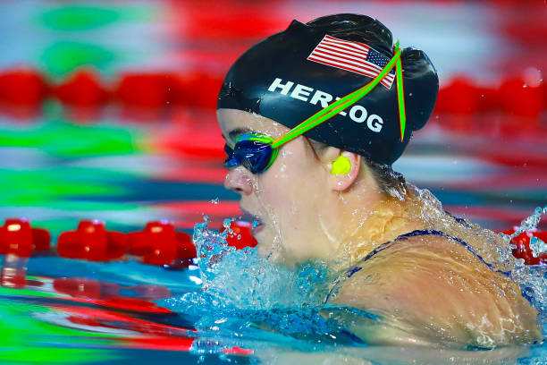 100米自由泳決賽成績統(tǒng)計：年齡與成績的關(guān)系