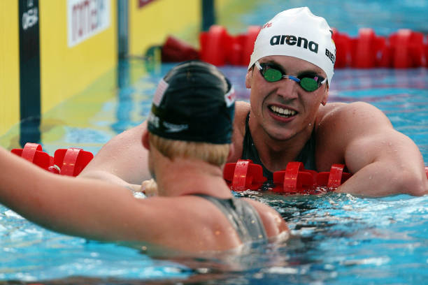 海邊游泳會感染新冠病毒嗎？專家這樣說