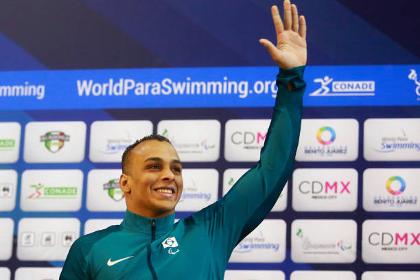 自由泳 vs 蛙泳：哪種泳姿更易學(xué)？