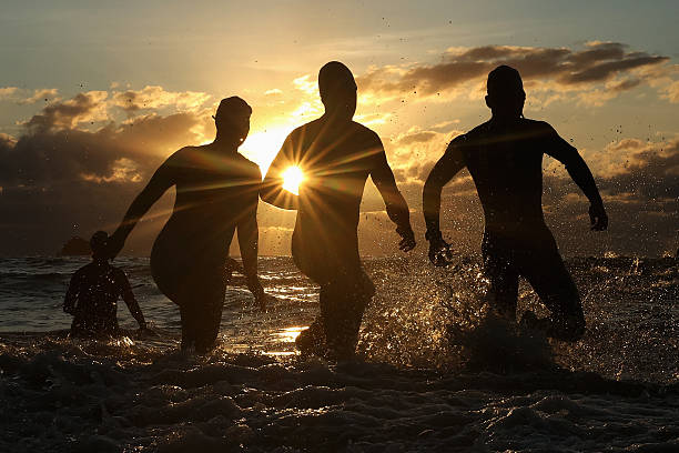 蛙泳腿部動作動圖：如何正確完成蹬夾動作