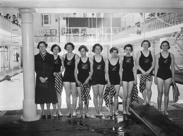 水花四濺：專(zhuān)業(yè)游泳運(yùn)動(dòng)員的訓(xùn)練瞬間