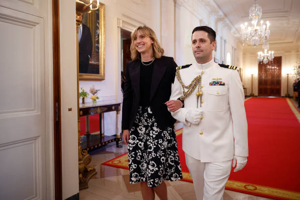 泳者無畏，浪里爭霸！XX游泳館游泳錦標(biāo)賽即將開賽