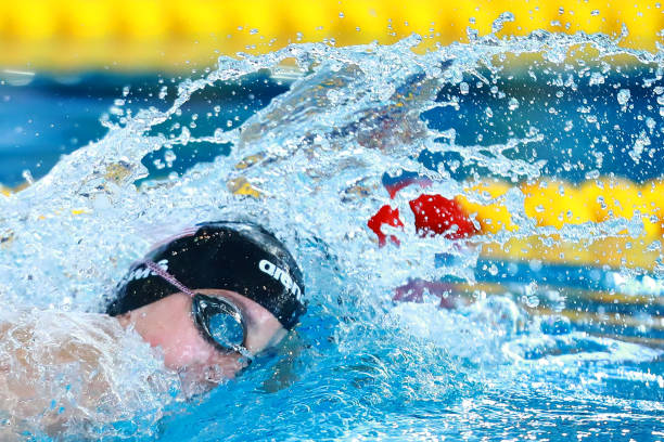 游泳圈充氣口的工作原理：?jiǎn)蜗蜷y如何防止漏氣？