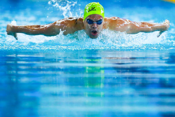 今天游泳比賽，我成功創(chuàng)造了“狗刨式自由泳”新流派