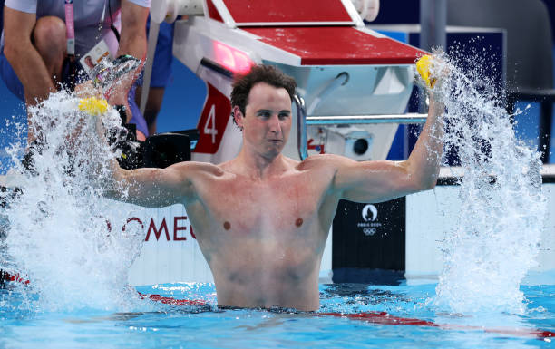 游泳比賽裁判規(guī)則與判罰標準