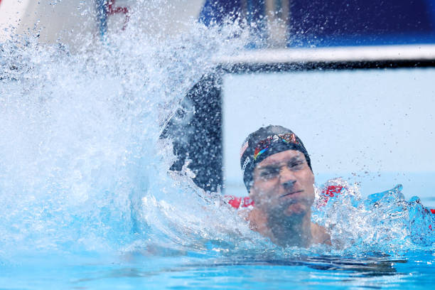 游泳池簡(jiǎn)筆畫(huà):從線條到細(xì)節(jié)的完整指南