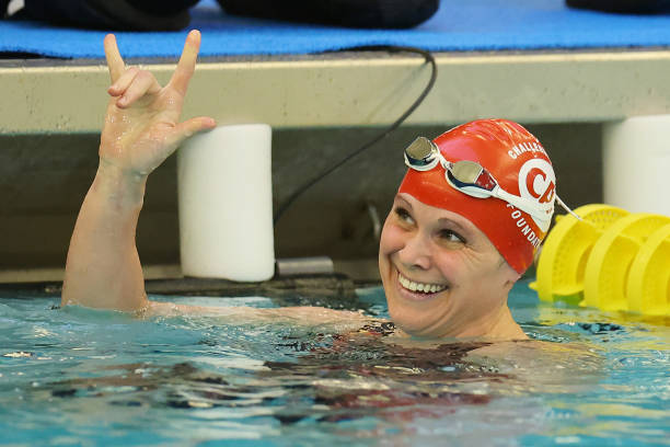 游泳時(shí)身體姿勢與阻力的關(guān)系：力學(xué)原理解析