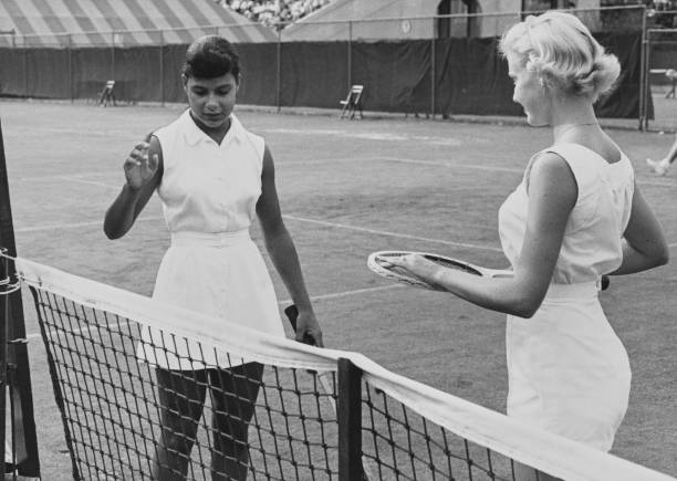 網(wǎng)球比賽30-40的比分下，發(fā)球方是誰？